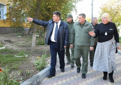 Эксперты: личный контроль губернатора Бочарова в восстановлении подшефной территории ЛНР гарантирует высокое качество