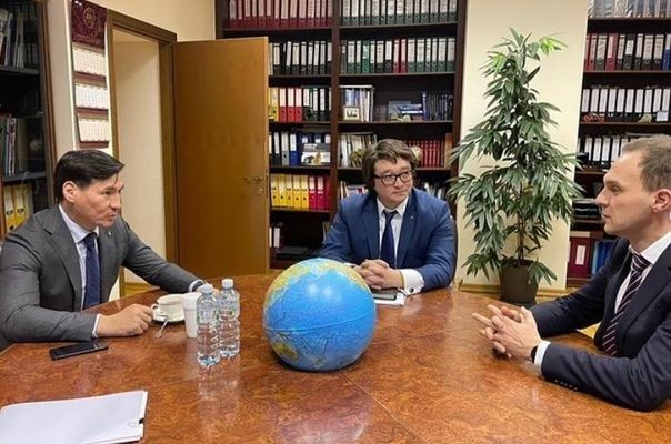 Губернатор Хасиков и глава Роснедр Петров обсудили нефтегазовые перспективы Калмыкии