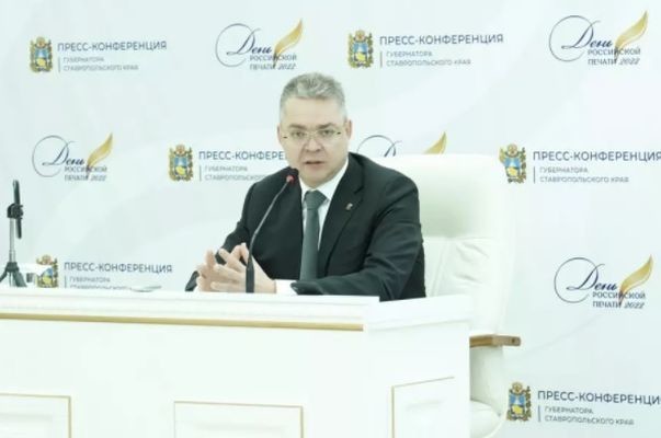 Время серьезных вопросов: о чем журналисты спрашивали губернатора Владимирова в день своего профессионального праздника