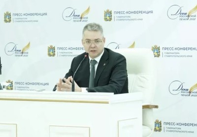 Время серьезных вопросов: о чем журналисты спрашивали губернатора Владимирова в день своего профессионального праздника